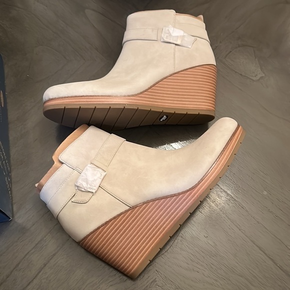 DR. SCHOLL'S One Up Wedge Bootie - Picture 8 of 13